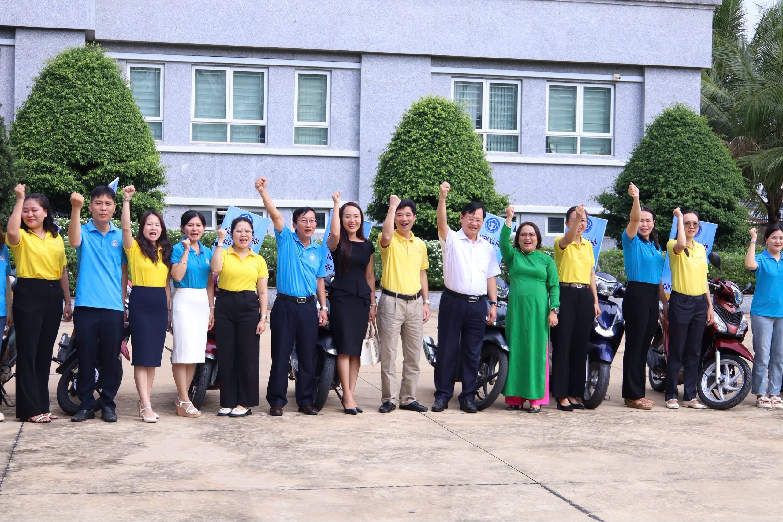 BHXH Tây Ninh thi đua nước rút, phấn đấu đạt 653.203 người tham gia BHXH bắt buộc