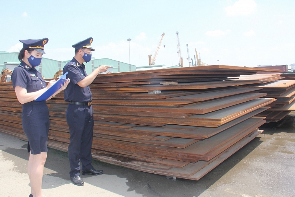Hải quan TPHCM- sắt thép KV3. ảnh: T.H