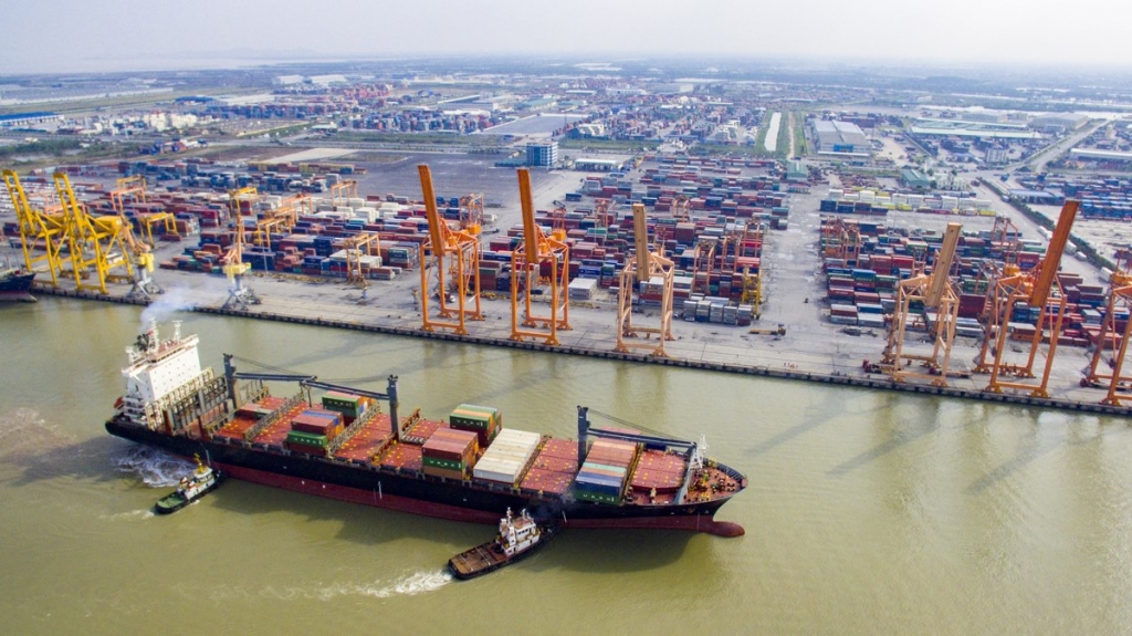 3549-12-tau-container-lon-nhat-cap-cang-hp-4-1-baohaiquan