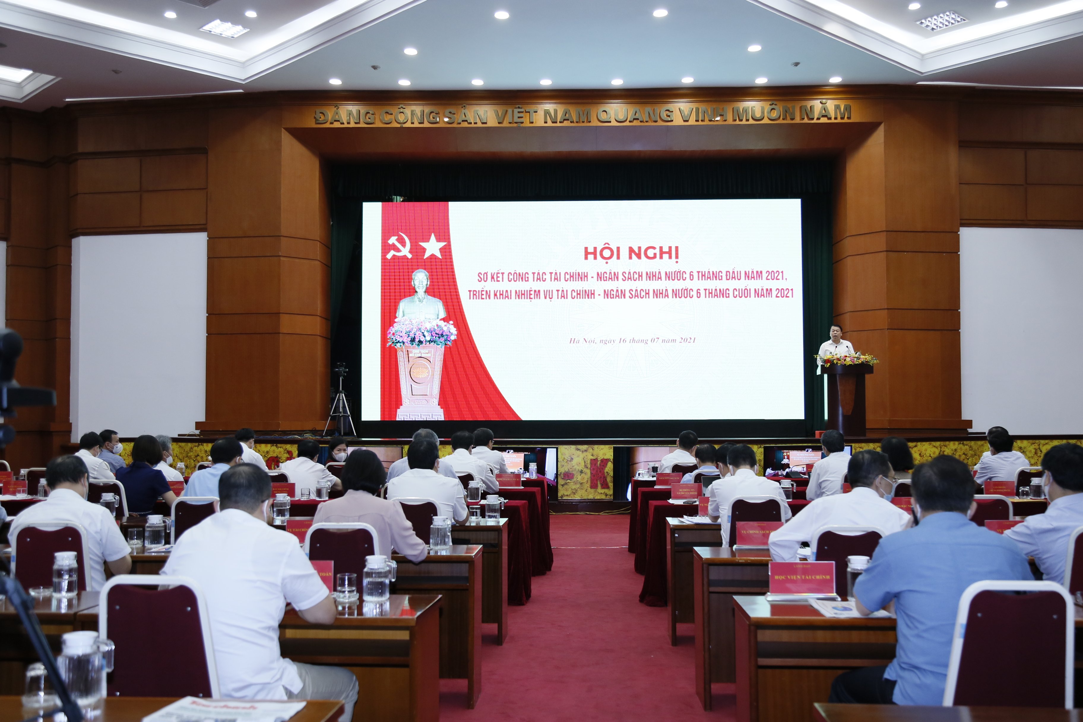 Toàn cảnh Hội nghị “Sơ kết công tác tài chính – NSNN 6 tháng đầu năm, triển khai nhiệm vụ tài chính – NSNN 6 tháng cuối năm 2021 của ngành Tài chính (ngày 16/7/2021). Nguồn: T.Anh.