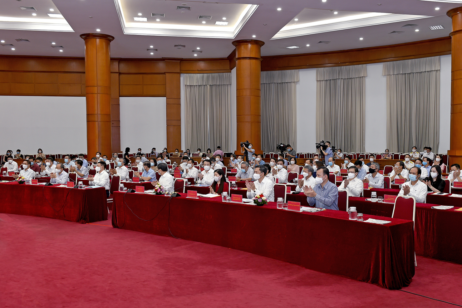 Các đại biểu tham sự Hội nghị