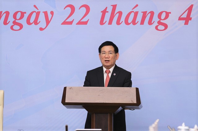 Bộ trưởng Bộ Tài chính Hồ Đức Phớc báo cáo tổng quan về thị trường vốn. Ảnh: VGP