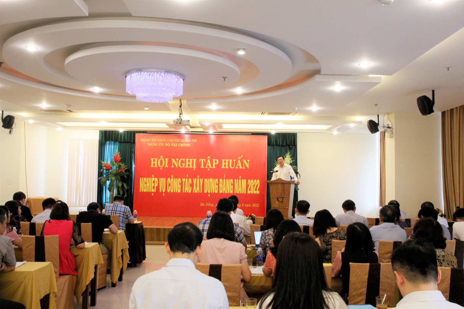 Toàn cảnh hội nghị.
