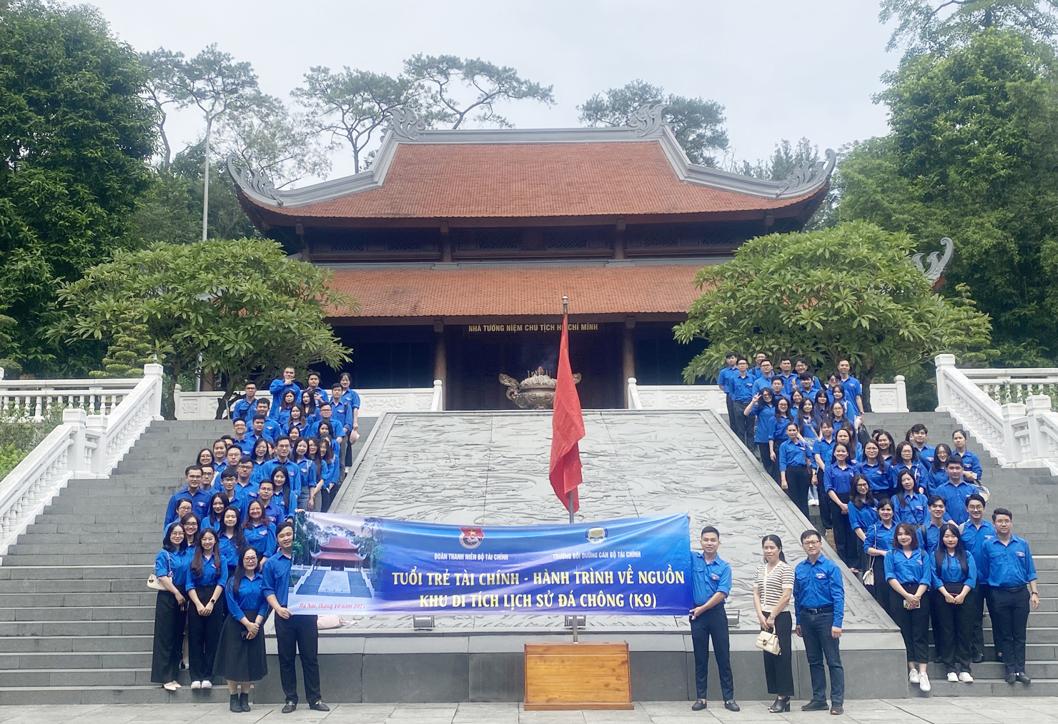Hoạt động về nguồn ý nghĩa của thế hệ trẻ Bộ Tài chính.