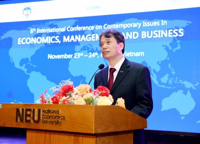 GS.TS. Phạm Hồng Chương, Hiệu trưởng Trường Đại học Kinh tế Quốc dân phát biểu khai mạc Hội thảo 