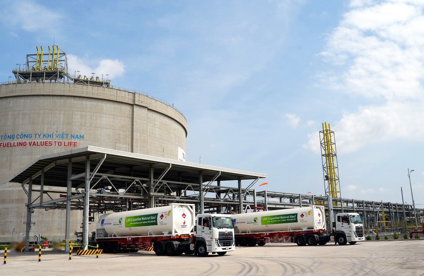 Xe bồn LNG xuất trạm từ Kho LNG tại Thị Vải. Ảnh: Huyền Châm