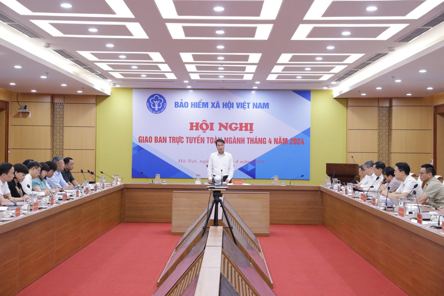 Tổng Giám đốc BHXH Việt Nam Nguyễn Thế Mạnh chủ trì Hội nghị giao ban trực tuyến toàn ngành tháng 4/2024.