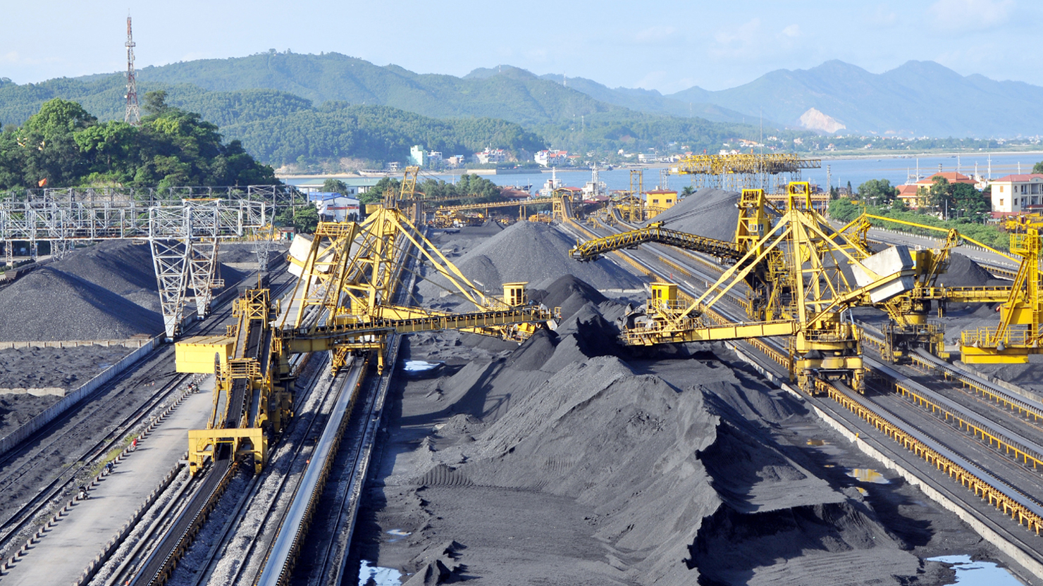 Nửa đầu năm 2024, sản lượng than thương phẩm sản xuất ước đạt 27,36 triệu tấn, bằng 111% so với cùng kỳ năm 2023.