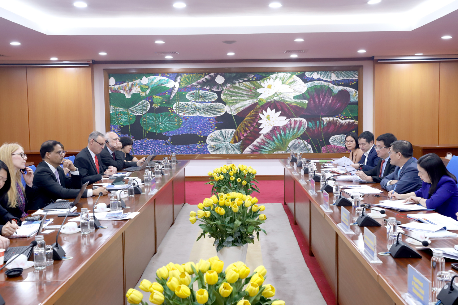 Quang cảnh cuộc làm việc. 