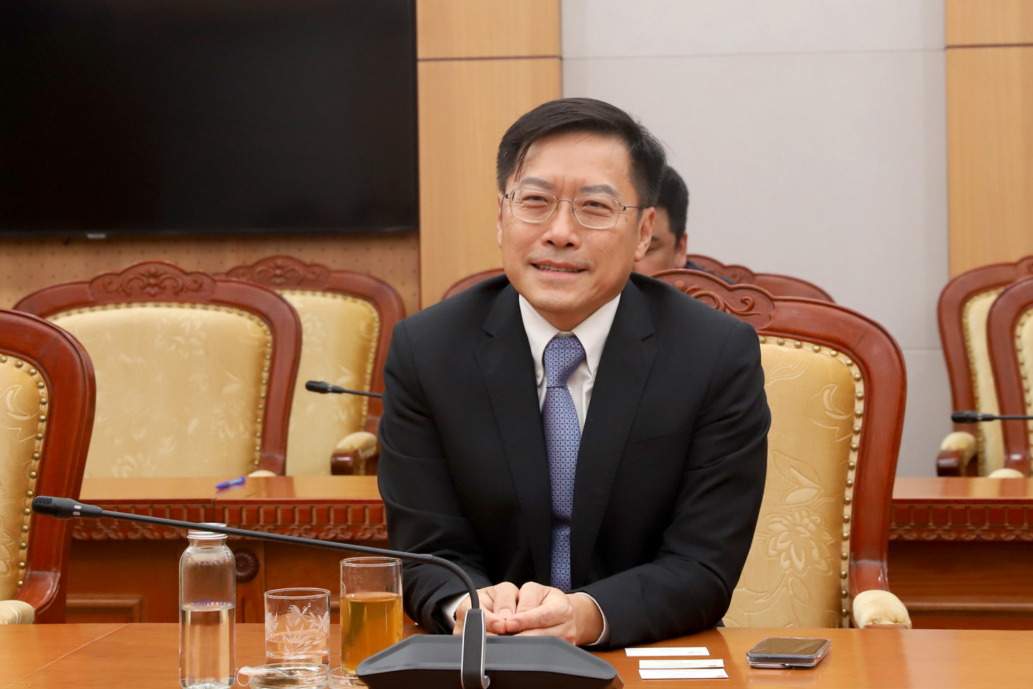 Ông Lee Yuan Siong -  Chủ tịch kiêm Tổng Giám đốc điều hành AIA phát biểu tại cuộc làm việc. Ảnh: Gia Hân