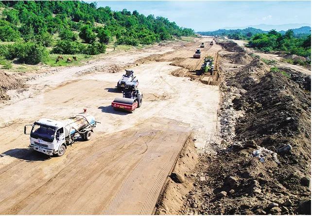 Bộ Tài chính đề xuất bổ sung quy định chi ngân sách nhà nước (bao gồm cả nguồn chi đầu tư công, chi thường xuyên) cho bồi thường, hỗ trợ, tái định cư, giải phóng mặt bằng. Ảnh: internet