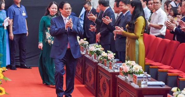 Thủ tướng Phạm Minh Chính - Chủ tịch Hội đồng Thi đua - Khen thưởng Trung ương dự Hội nghị biểu dương điển hình tiên tiến,
