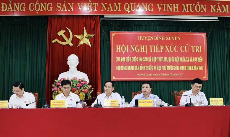 Phó Thủ tướng đề nghị, sau hội nghị, những kiến nghị, đề xuất vượt thẩm quyền, UBND tỉnh Vĩnh Phúc tổng hợp, kiến nghị Chính phủ, Thủ tướng Chính phủ, các bộ, ngành giải quyết theo quy định - Ảnh: VGP/Minh Ngọc
