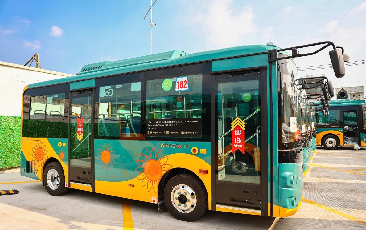 Xe  buýt có giao diện đặc thù giúp người dân dễ nhận biết. 