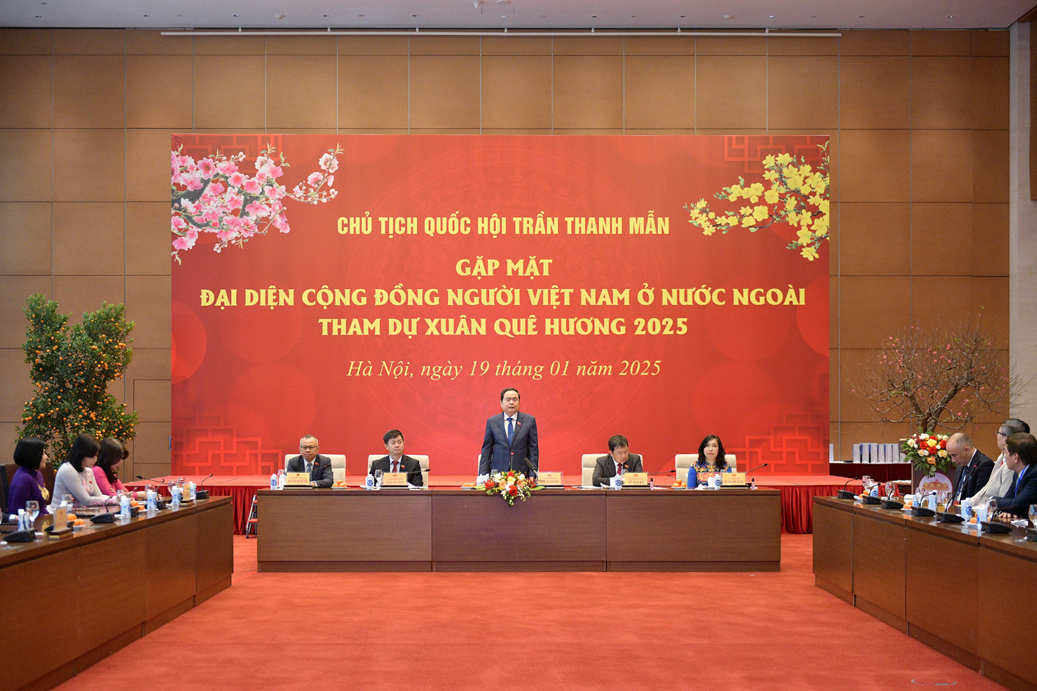 Chủ tịch Quốc hội Trần Thanh Mẫn phát biểu tại cuộc gặp mặt. 