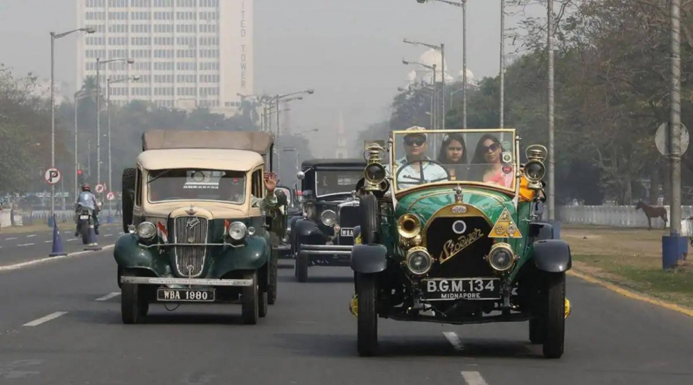 Ô tô trên đường phố Ấn Độ - Ảnh: The Indian Express