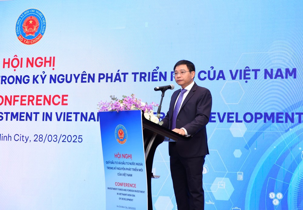 Bộ trưởng Nguyễn Văn Thắng phát biểu khai mạc Hội nghị  “Quỹ đầu tư và đầu tư nước ngoài trong Kỷ nguyên phát triển mới của Việt Nam”.