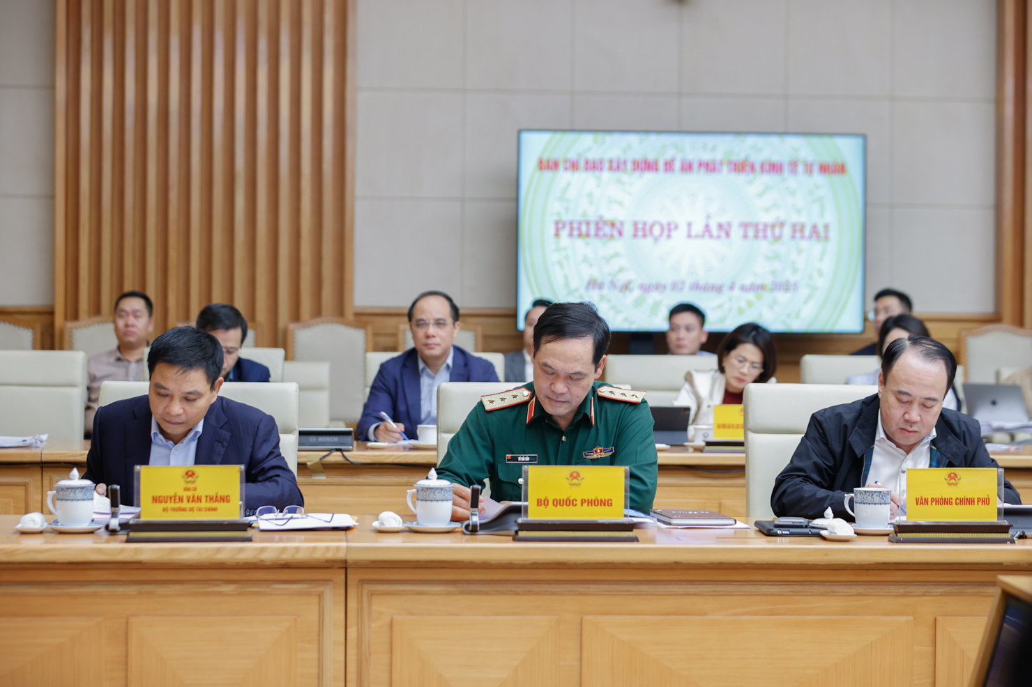 Lãnh đạo các bộ, ngành, cơ quan Trung ương và địa phương dự phiên họp - Ảnh: VGP/Nhật Bắc.