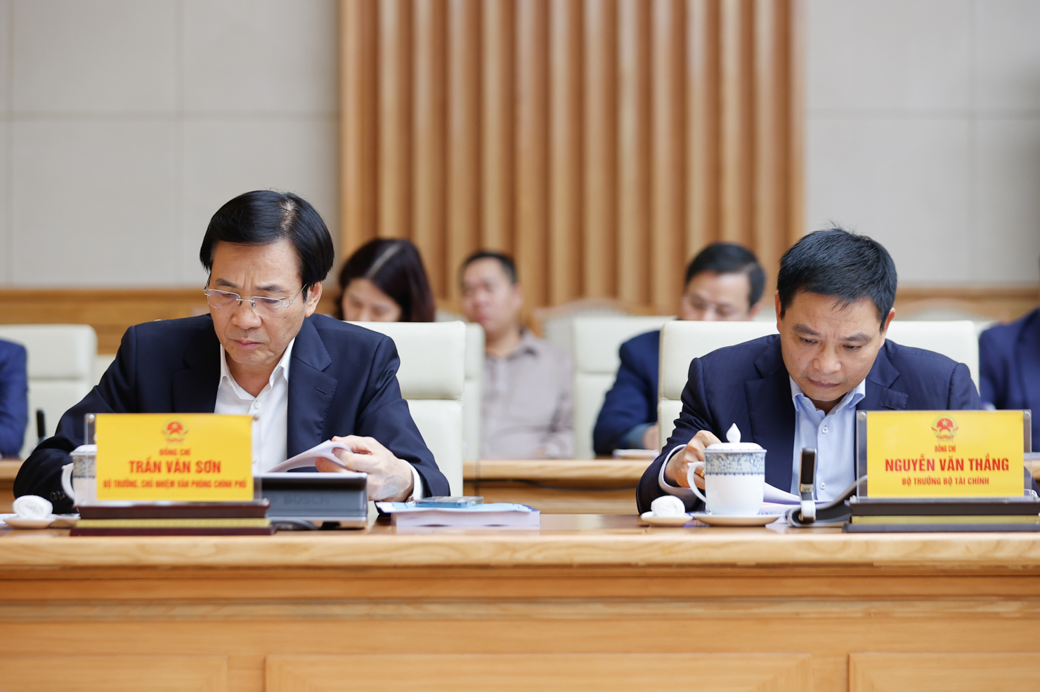 Lãnh đạo các bộ, ngành, cơ quan Trung ương và địa phương dự phiên họp - Ảnh: VGP/Nhật Bắc.