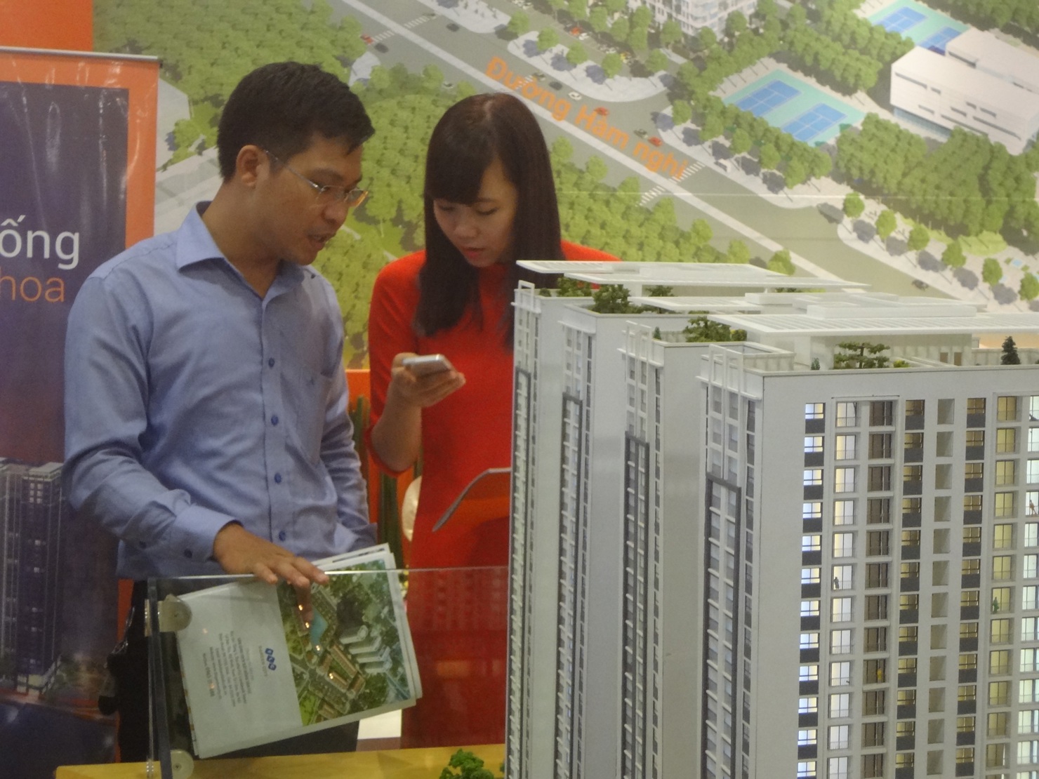 89% lực lượng môi giới BĐS hiện nay chưa có chứng chỉ hành nghề hoặc chứng chỉ đã hết hiệu lực. Ảnh minh hoạ: Thu Hiền. 