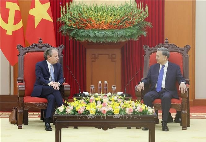 Tổng Bí thư Tô Lâm tiếp ông Daniel Rosen, Giám đốc điều hành Tập đoàn Rosen Partners LLC (Hoa Kỳ). Ảnh: Thống Nhất/TTXVN.  