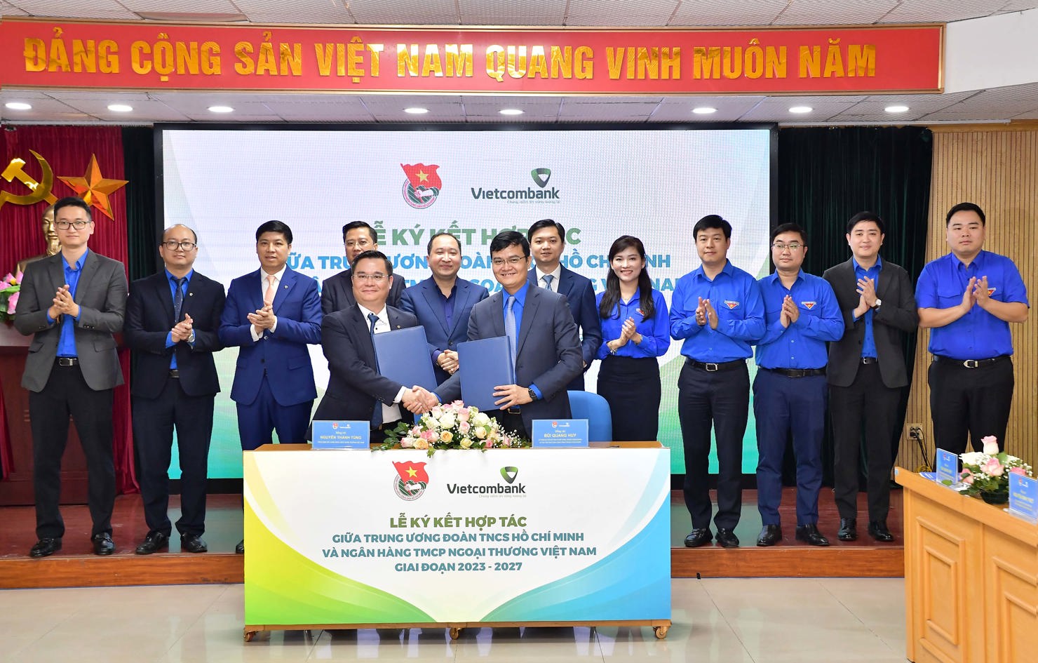Vietcombank và Trung ương Đoàn TNCS Hồ Chí Minh tại Lễ ký kết hợp tác.