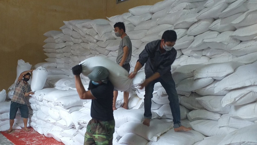 Bộ Tài chính xuất cấp không thu tiền 668,505 tấn gạo từ nguồn dự trữ quốc gia cho các địa phương để hỗ trợ cho Nhân dân dịp giáp hạt đầu năm 2025.