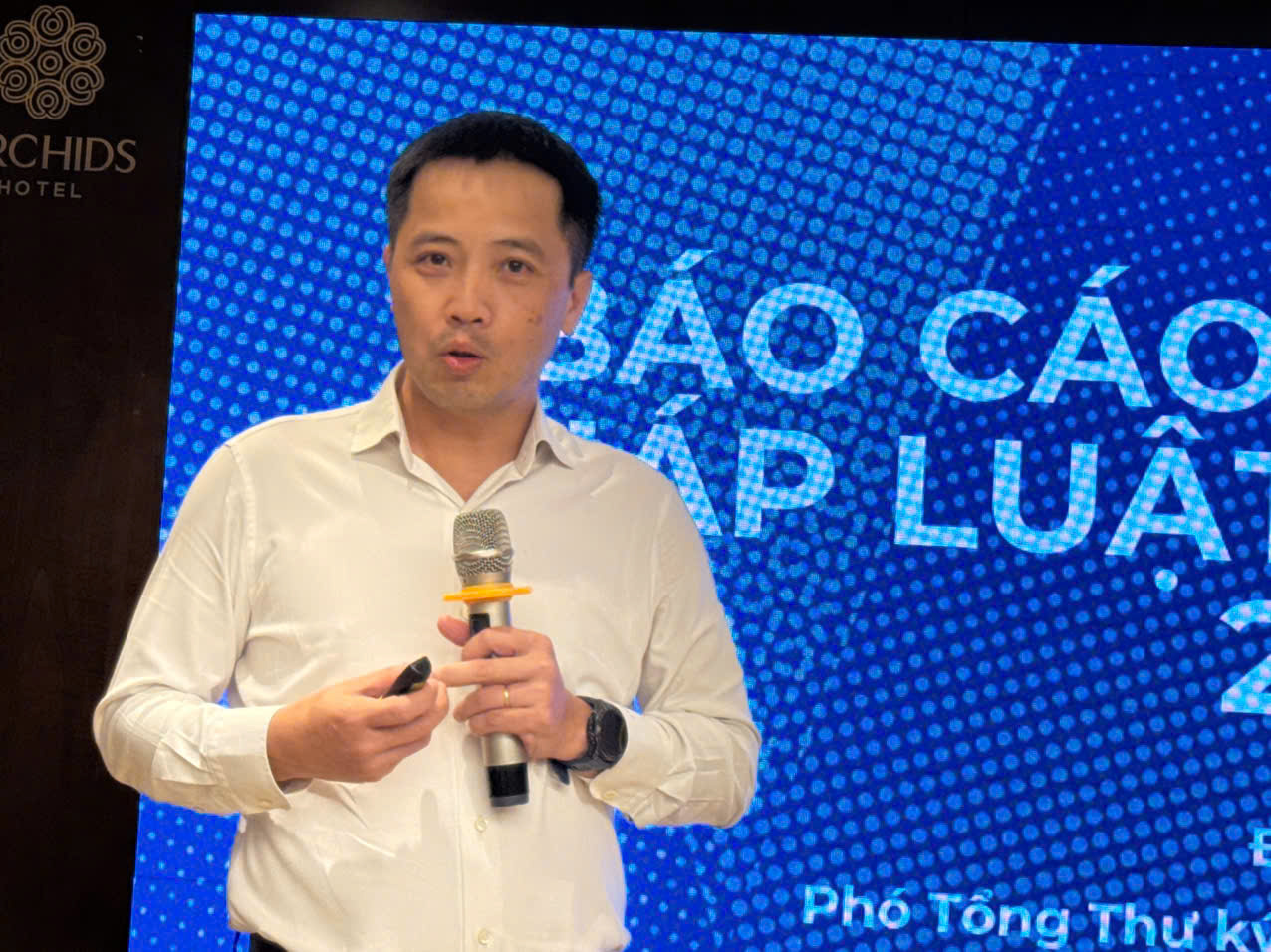 Ông Đậu Anh Tuấn chia sẻ thông tin tại hội thảo. Ảnh: TH
