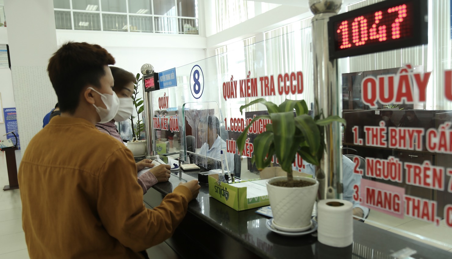 Người lao động làm thủ tục hưởng bảo hiểm thất nghiệp
