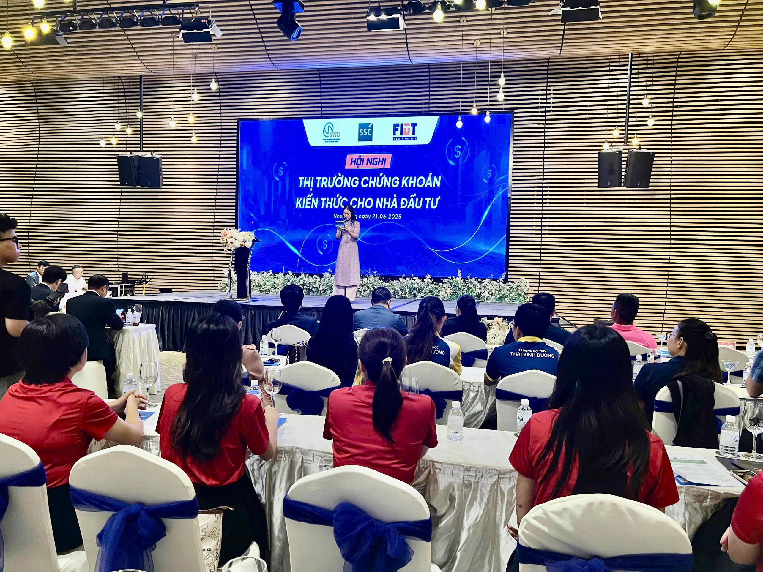 Hội nghị Thị trường chứng khoán 2025: Củng cố kiến thức, hướng phát triển bền vững