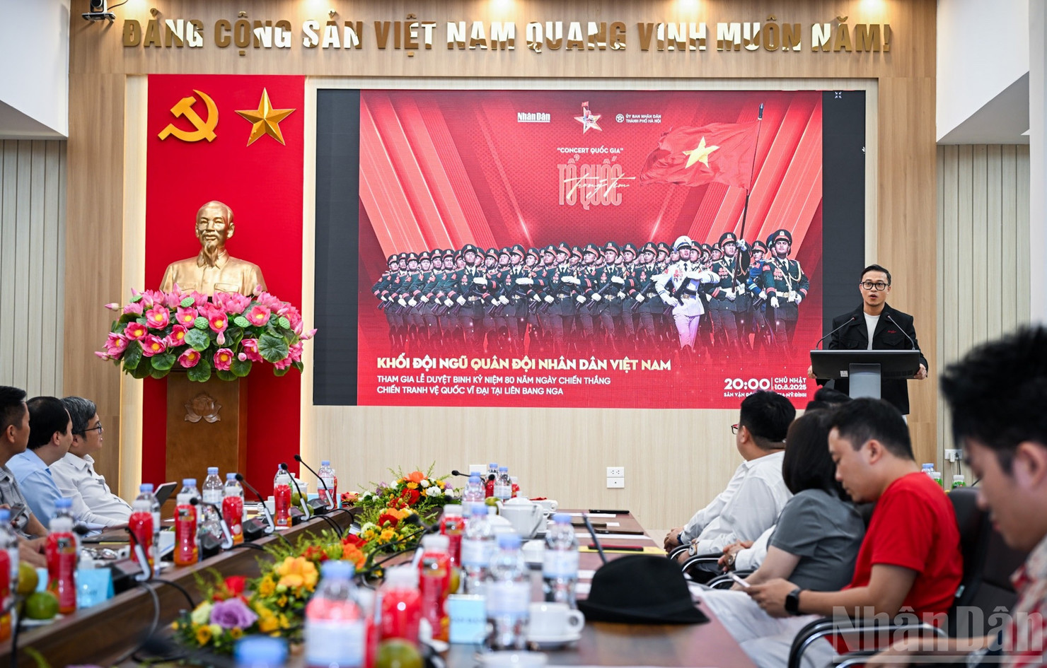 Tổng đạo diễn chương trình Đặng Lê Minh Trí thông tin về các màn trình diễn tại chương trình nghệ thuật chính luận 