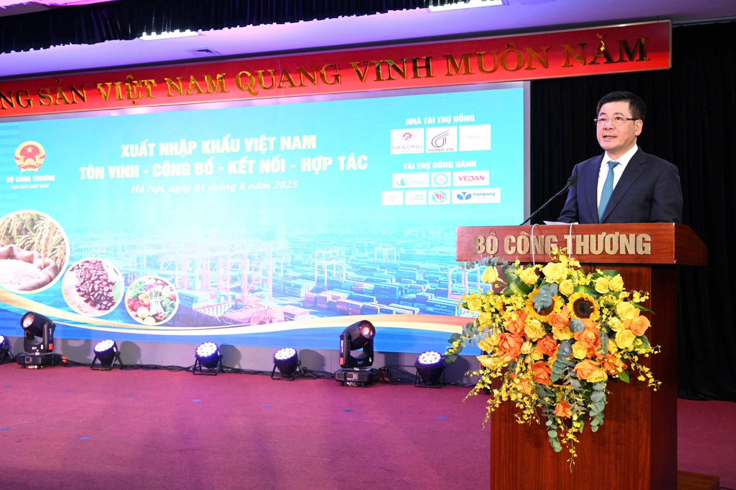 Bộ trưởng Bộ Công thương Nguyễn Hồng Diên phát biểu tại sự kiện.