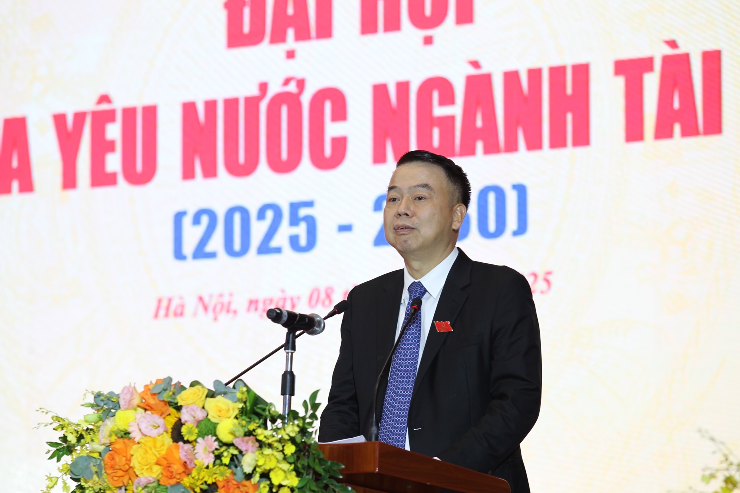 Thứ trưởng Bộ Tài chính Nguyễn Đức Chi phát động phong trào thi đua phấn đấu thực hiện thắng lợi nhiệm vụ chính trị giai đoạn 2026-2030. Ảnh: Trần Ánh