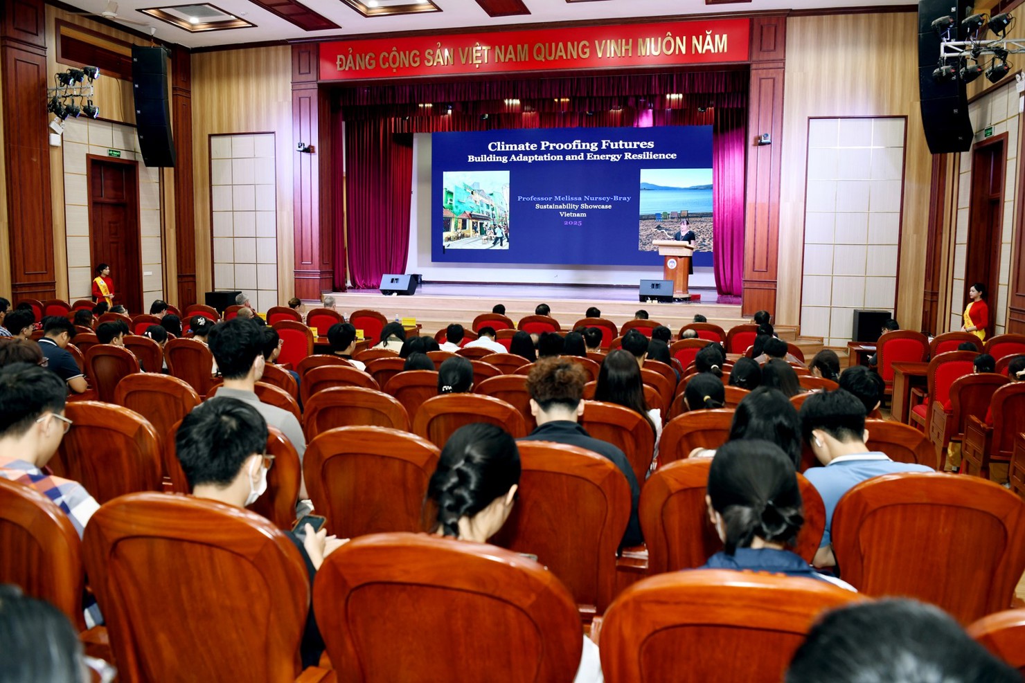 Quang cảnh hội thảo.