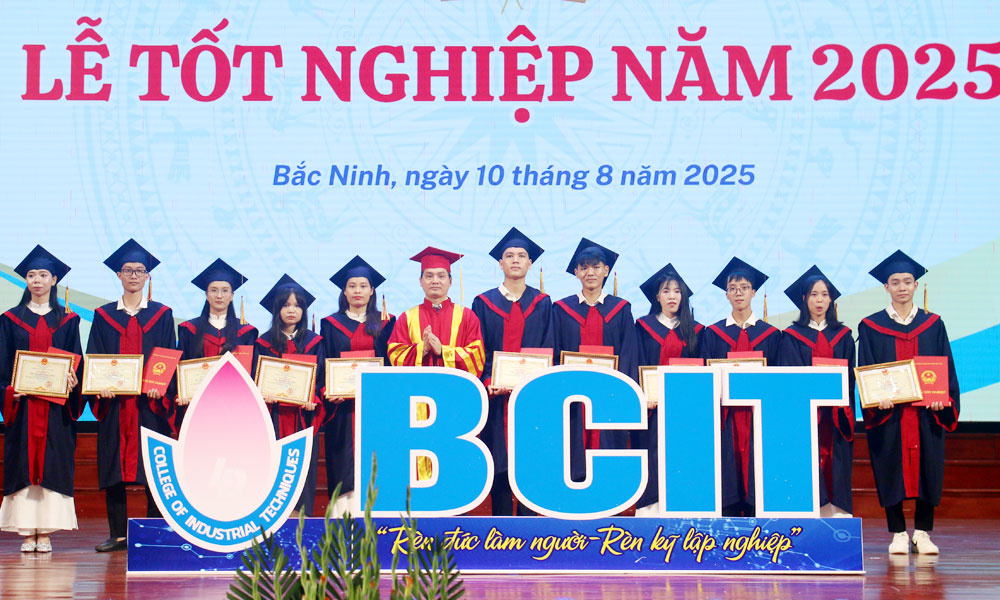 Hơn 96% sinh viên Trường Cao đẳng Kỹ thuật Công nghiệp tốt nghiệp ra trường có việc làm