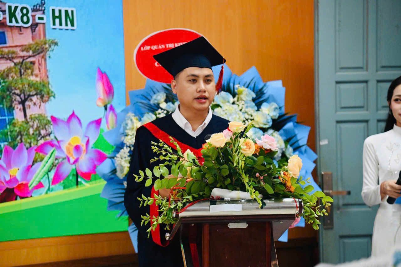 Tân cử nhân Lê Vũ Hồng Đức nhắn gửi thông điệp: 