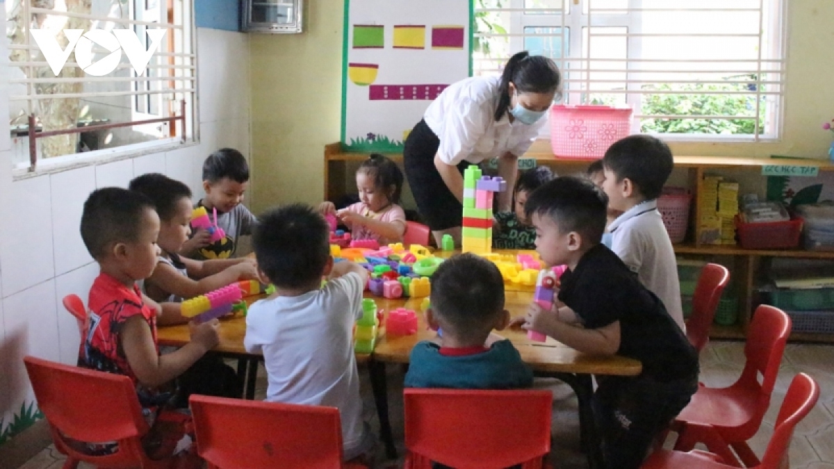 Trẻ mầm non là con của công nhân, người lao động làm việc tại khu công nghiệp được tăng mức trợ cấp học phí