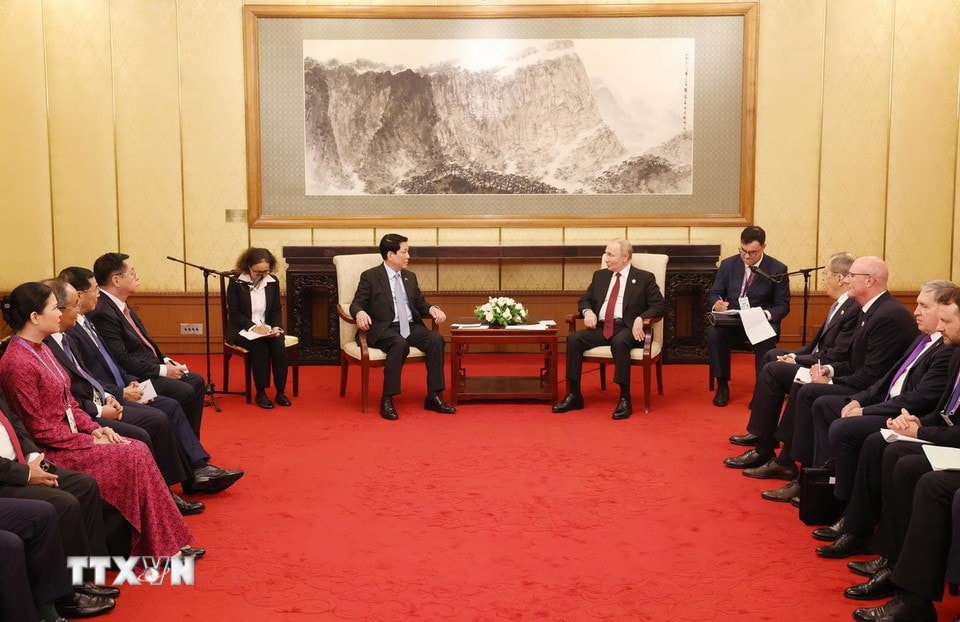 Chủ tịch nước Lương Cường hội kiến Tổng thống Nga Vladimir Putin. Ảnh: TTXVN