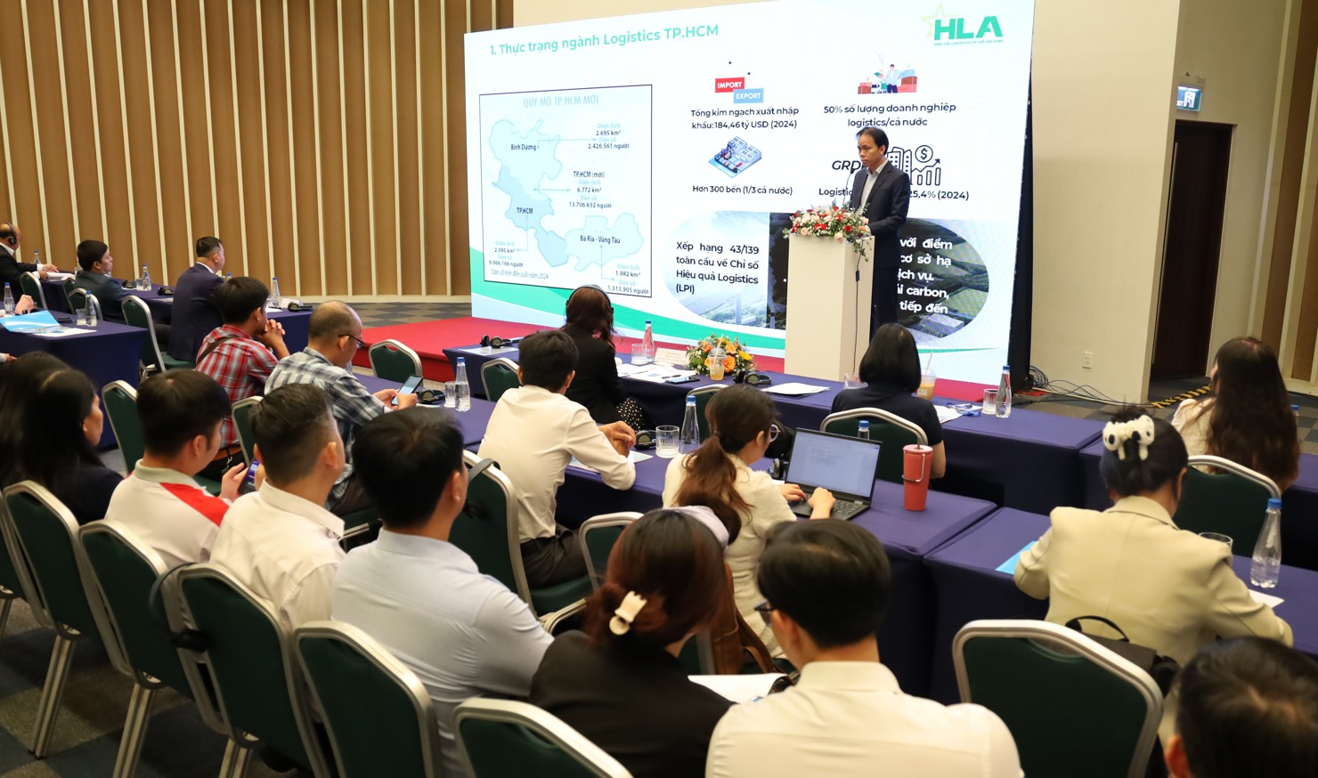 Ông Trương Tấn Lộc chia sẻ tại hội thảo