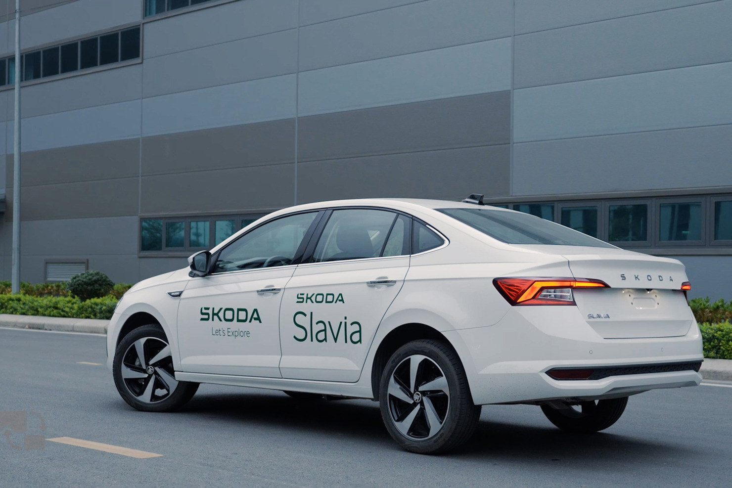 Trước khi đến tay khách hàng, Skoda Slavia cũng đã trải qua hàng loạt bài thử nghiệm an toàn khắc nghiệt theo tiêu chuẩn chung của tập đoàn Volkswagen.