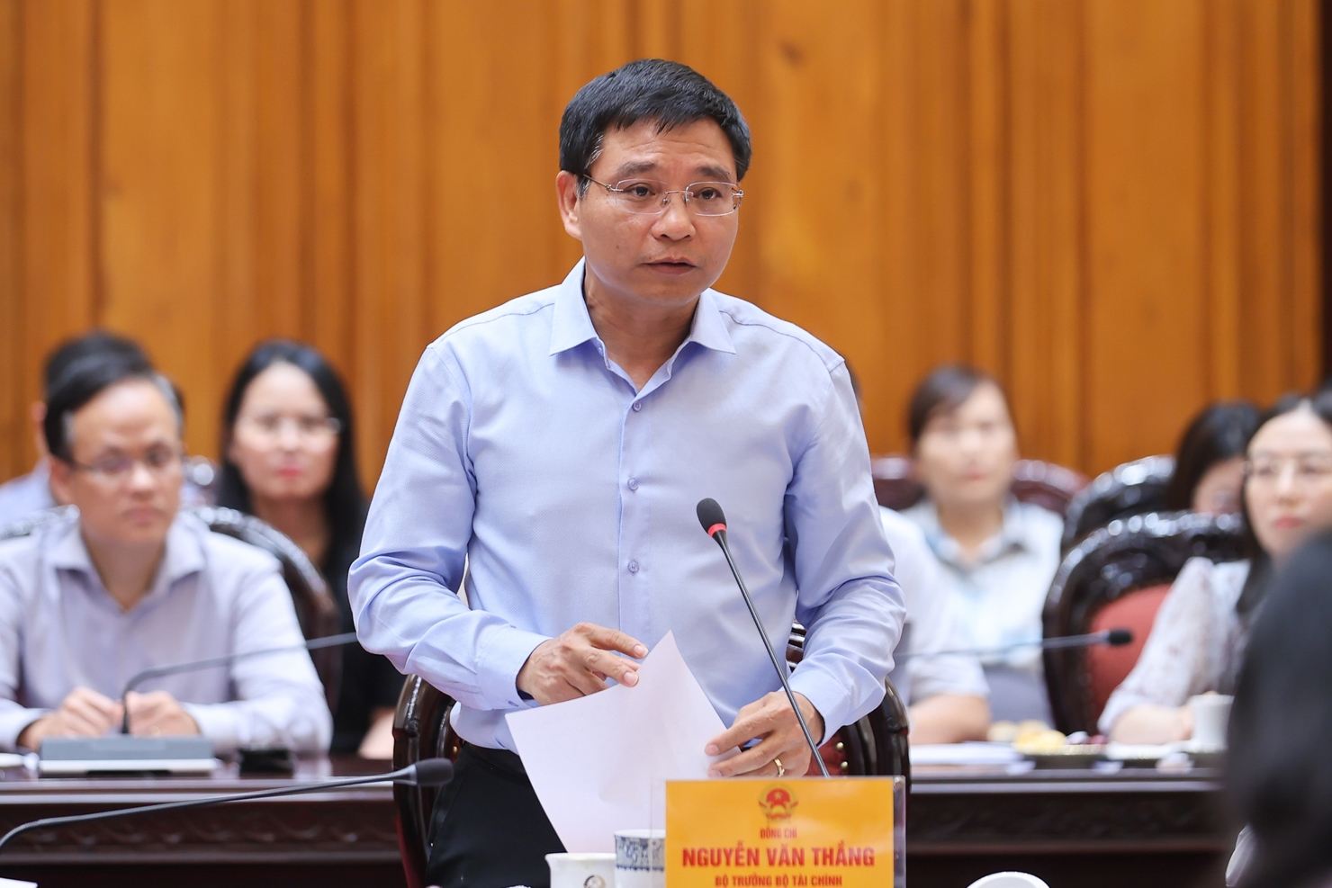 Bộ trưởng Bộ Tài chính Nguyễn Văn Thắng phát biểu tại cuộc họp. Ảnh: VGP/Nhật Bắc
