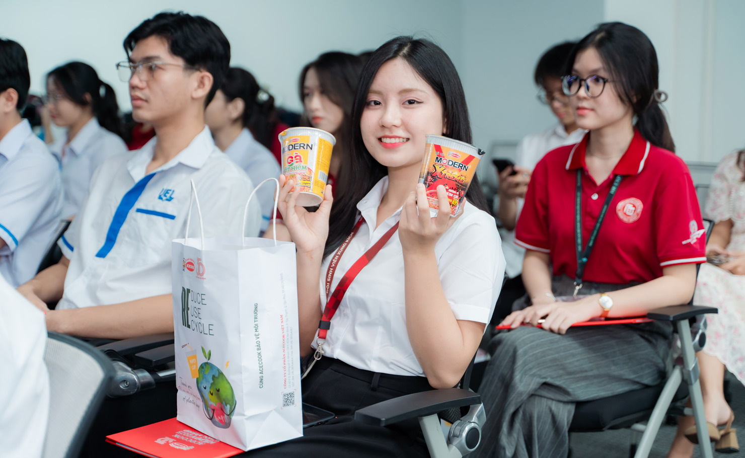 Sinh viên tham gia chuỗi workshop 