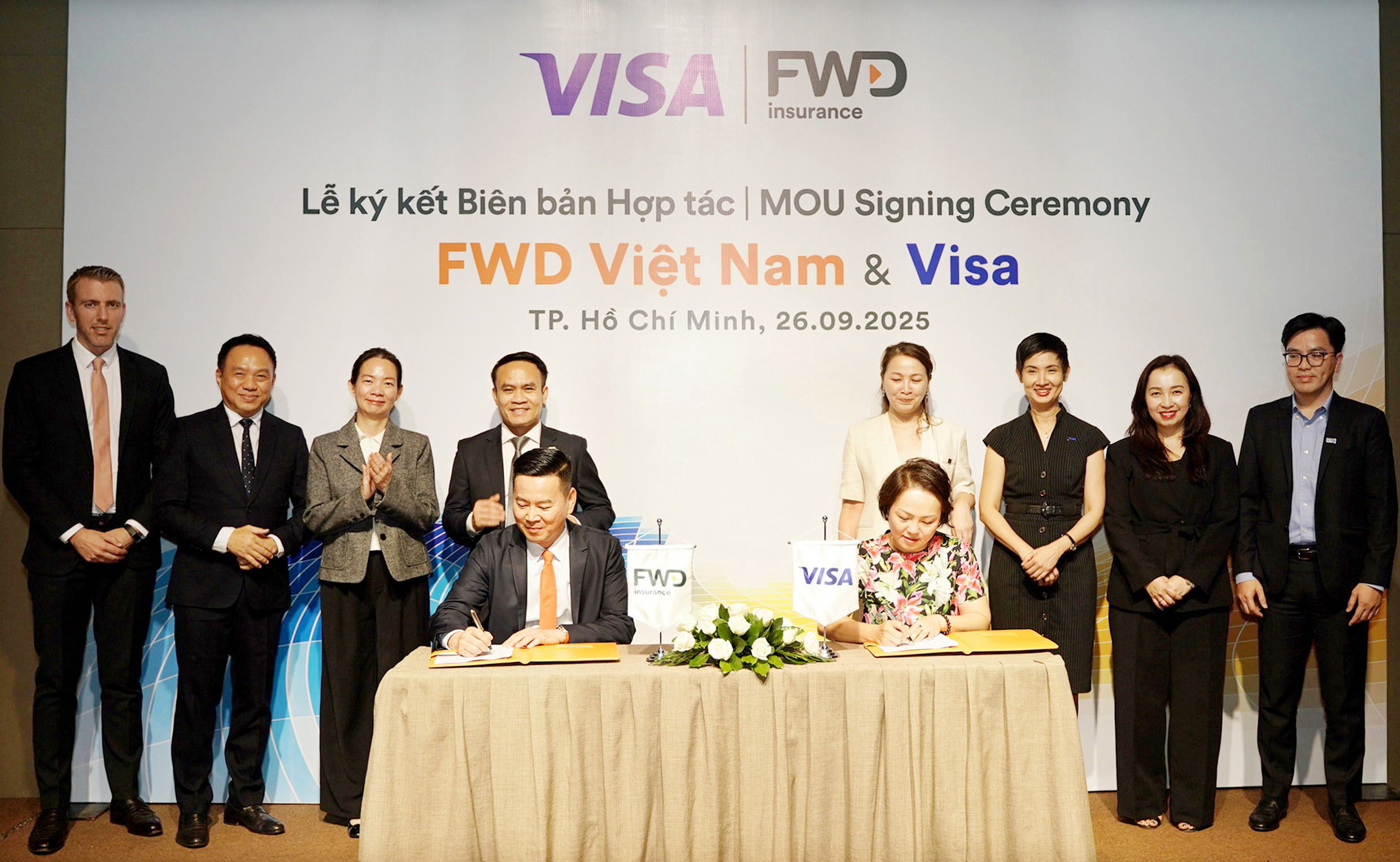 FWD Việt Nam và Visa hợp tác thúc đẩy trải nghiệm bảo hiểm số