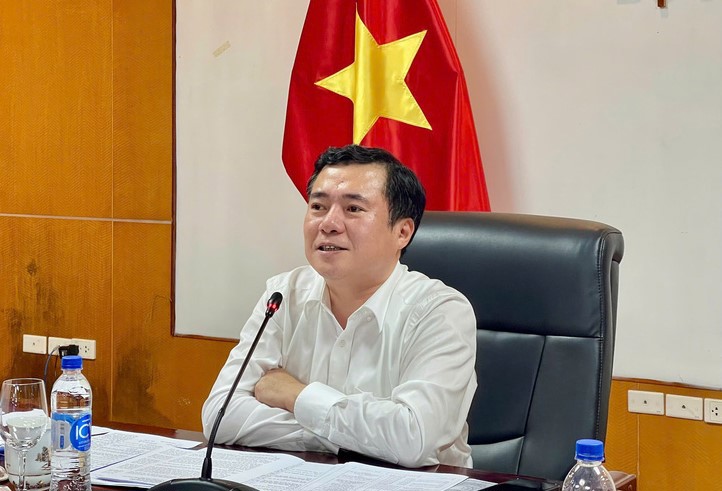 Thứ trưởng Bộ Công Thương Nguyễn Sinh Nhật Tân phát biểu tại hội nghị.