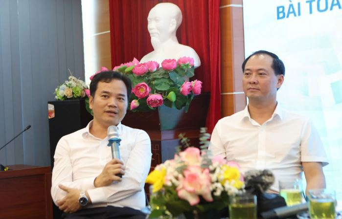 Ông Cù Huy Quang - Trưởng phòng Hiệu quả năng lượng và Chuyển đổi xanh,Cục Đổi mới sáng tạo, Chuyển đổi xanh và Khuyến công chia sẻ tại toạ đàm.
