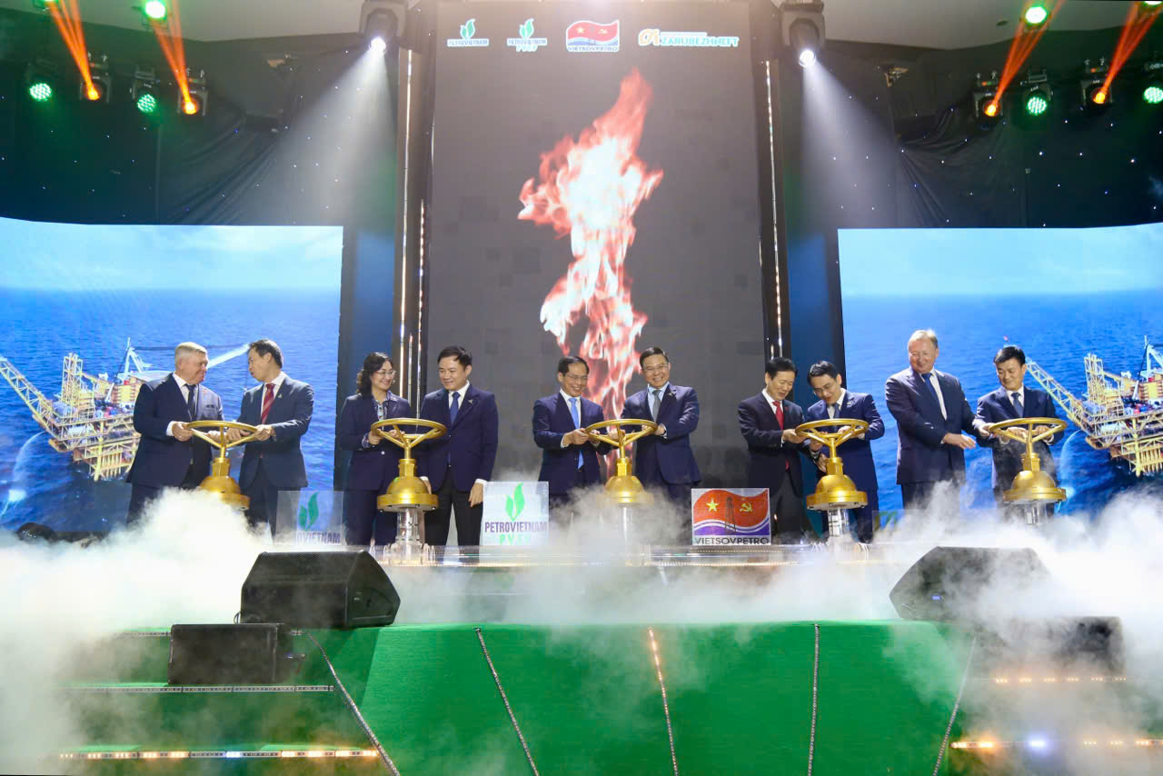 Petrovietnam tăng trưởng 2 con số trong 9 tháng năm 2025