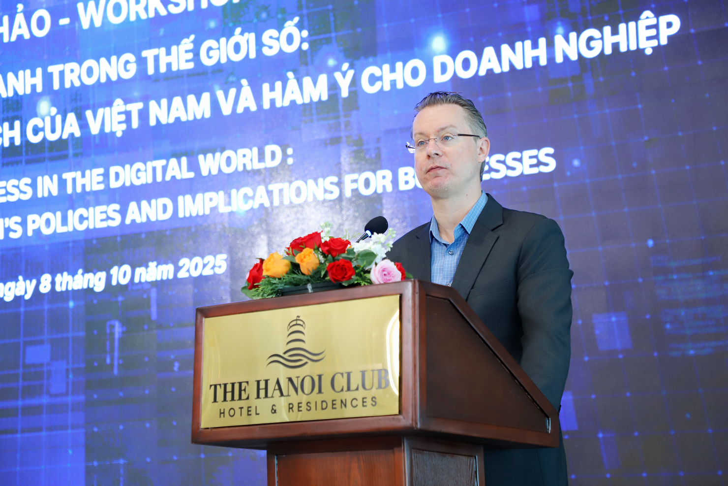 Ông Dennis Quennet - Giám đốc Chương trình Phát triển Kinh tế Bền vữngcủa Tổ chức Hợp tác Quốc tế Đức (GIZ) tại Việt Nam phát biểu tại Hội thảo.
