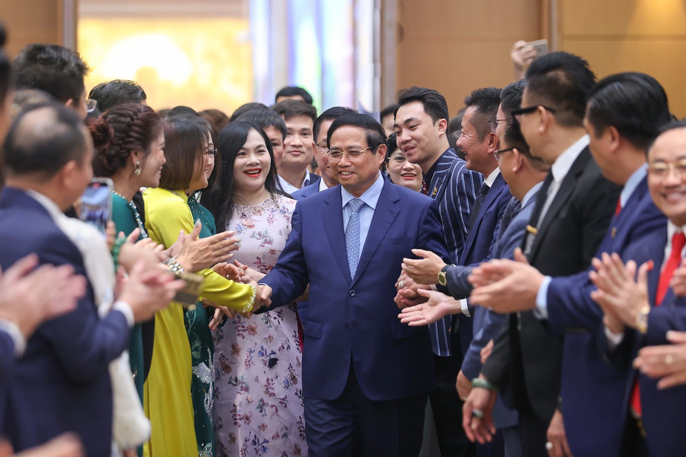 Thủ tướng Chính phủ Phạm Minh Chính chủ trì Hội nghị gặp mặt đại diện doanh nghiệp, doanh nhân tiêu biểu toàn quốc nhân Ngày Doanh nhân Việt Nam (13/10). Ảnh: Báo Chính phủ
