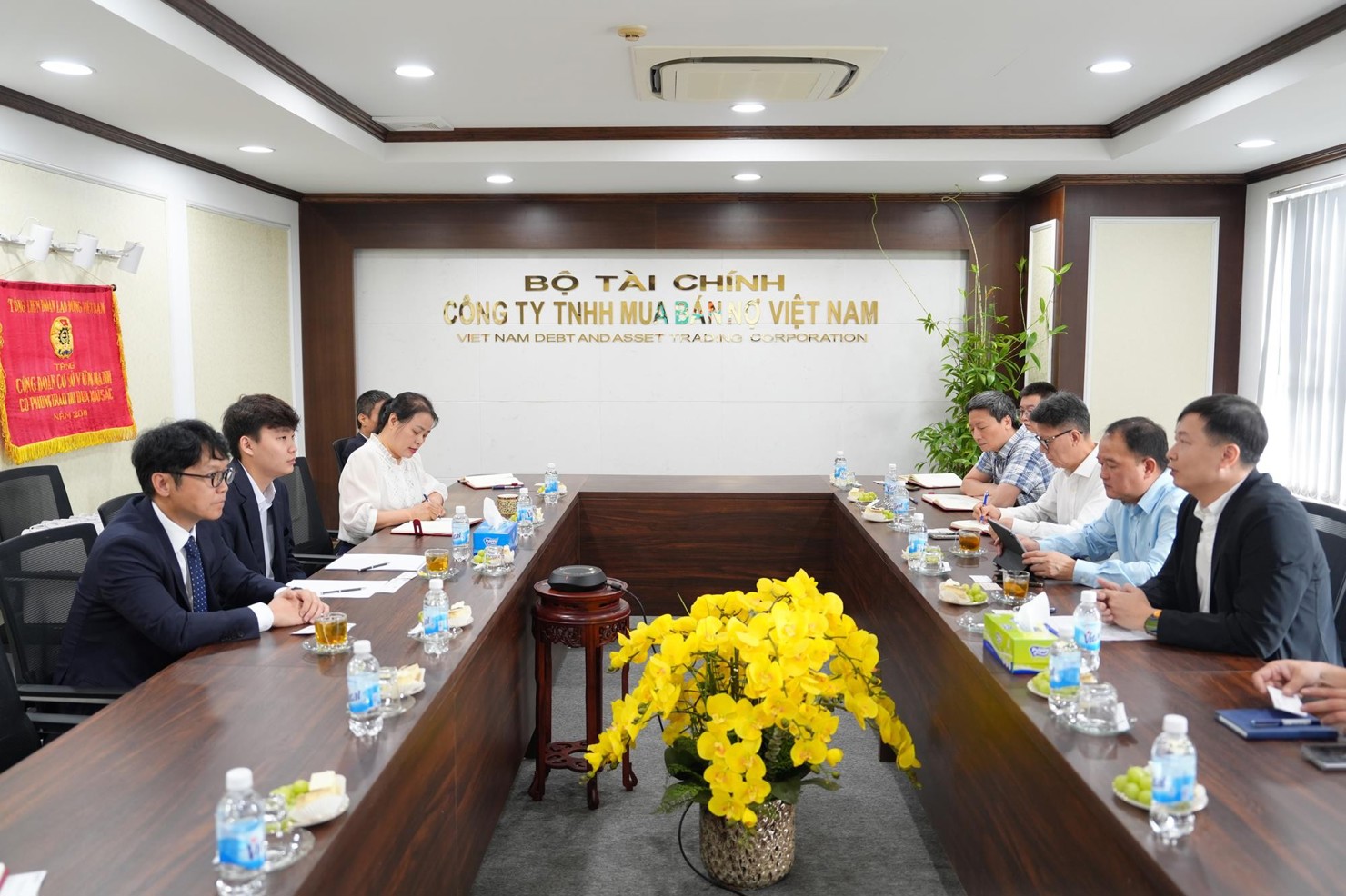 Toàn cảnh buổi làm việc.