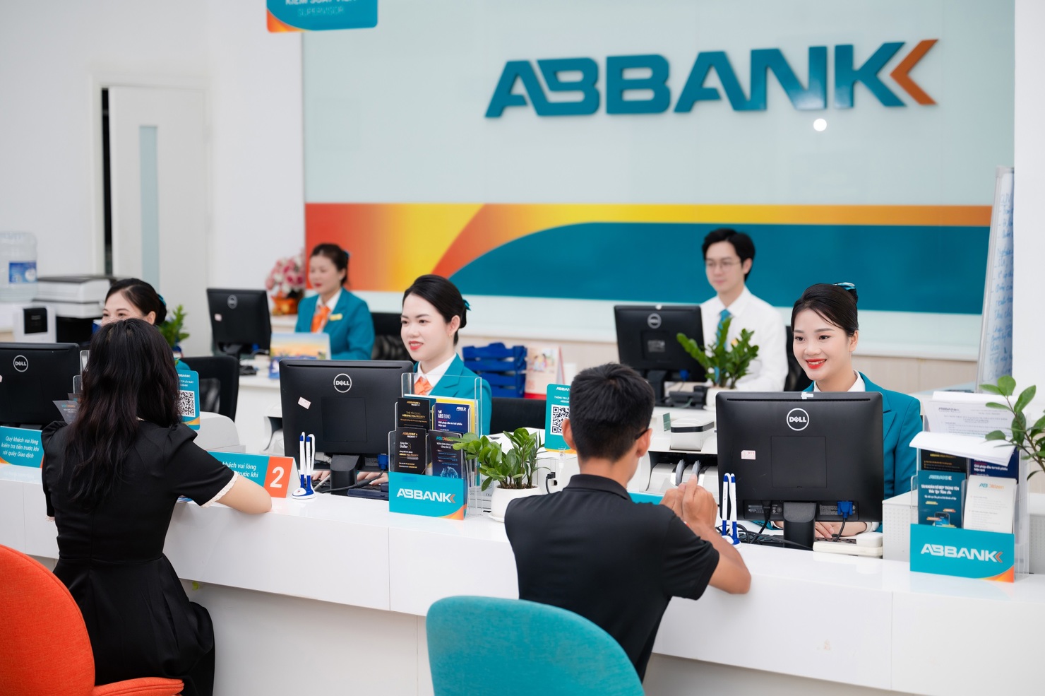 Lợi nhuận trước thuế của ABBank tăng tới 9,7 lần so với cùng kỳ năm trước.